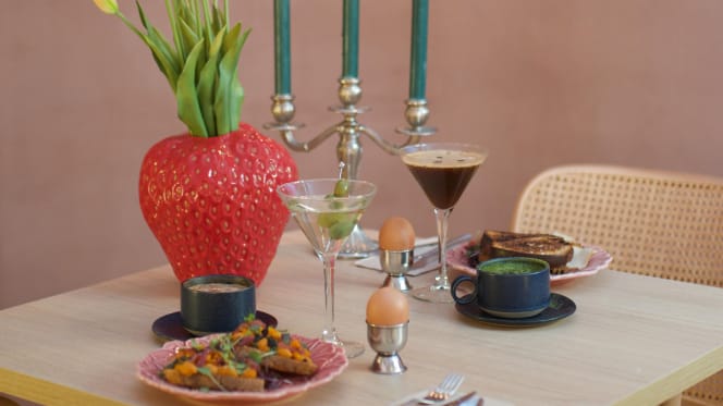 Juno Café By Cal Blay - 2