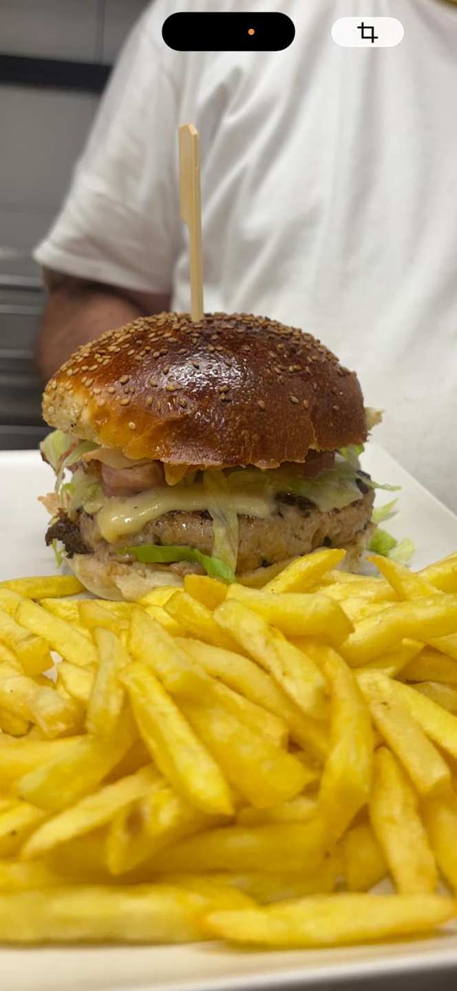 Sazio Pizzeria Polleria Panineria Burgeria - 6