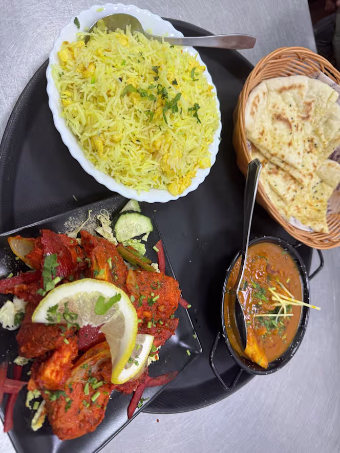 Indian Rasoee Indio Restaurant & Bar - 3