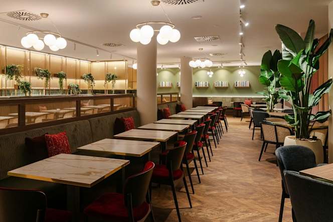 NEPOMUK Bar Salon Eatery - 3