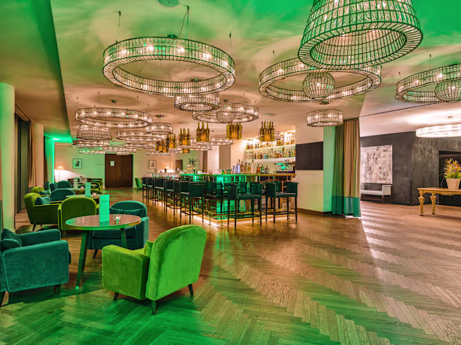 NEPOMUK Bar Salon Eatery - 5