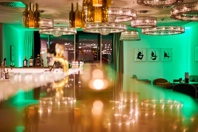 NEPOMUK Bar Salon Eatery - 4