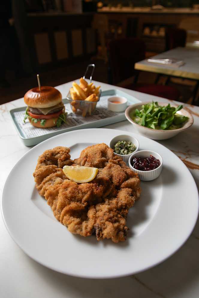 NEPOMUK Bar Salon Eatery - 1