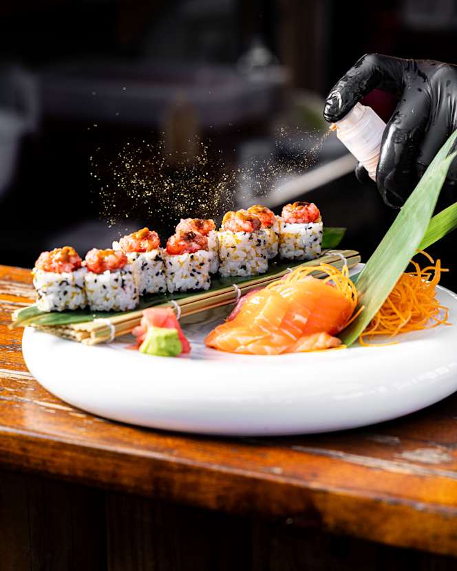 Numa Pizza Sushi Grill - 6