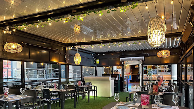 La Mafia se sienta a la Mesa - Paseo de la Castellana 257 - Madrid - 7