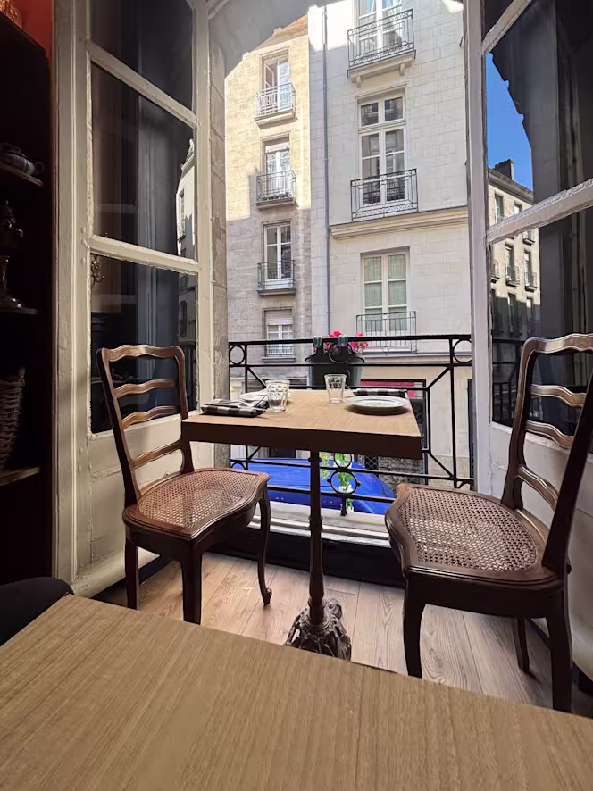 Chez Thérèse Et Denise - 1