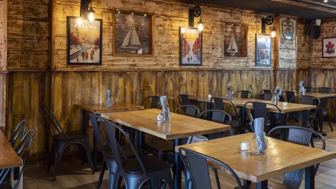 Cleaver Bar & Kitchen - 4