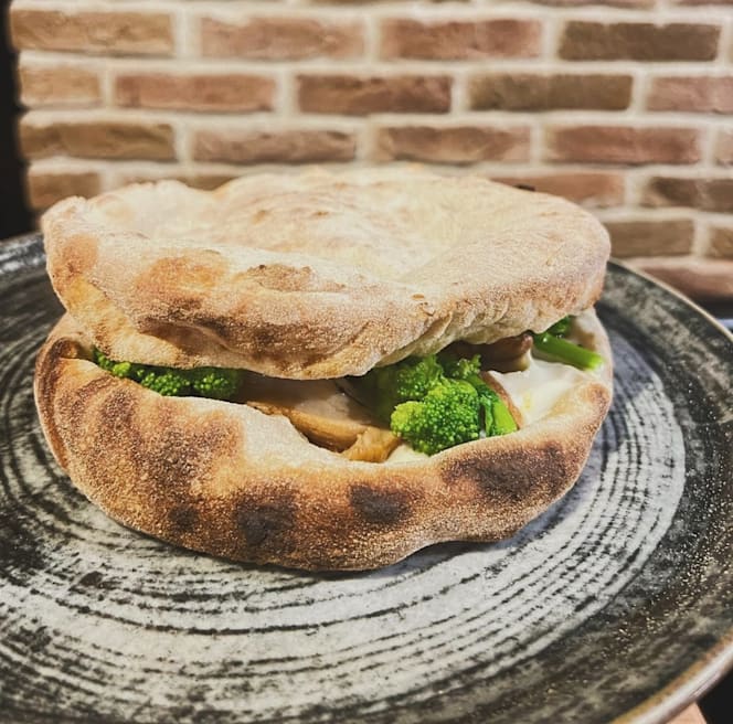 La Tana Public House - 4