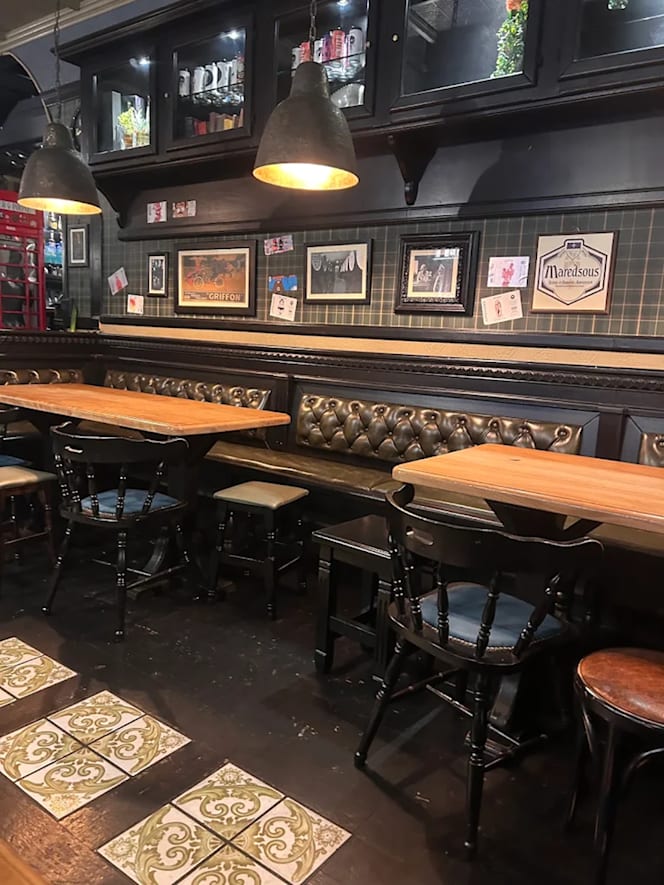 La Tana Public House - 2