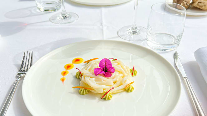 P Garden Lounge Bar & Restaurant - 3