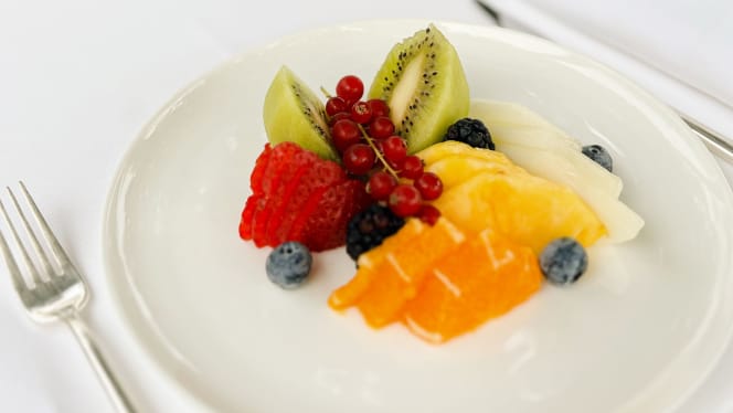 P Garden Lounge Bar & Restaurant - 4