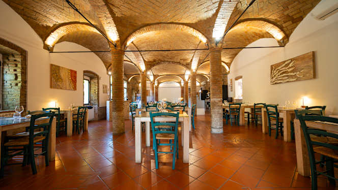 Al 74 Restaurant - 8