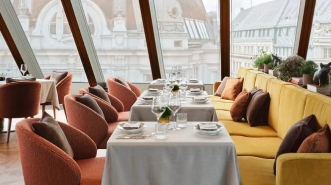 Neue Hoheit Restaurant & Bar - 8