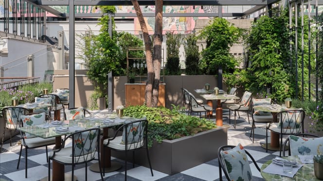 Neue Hoheit Restaurant & Bar - 1