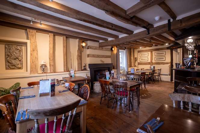The Red Lion Madley - 1