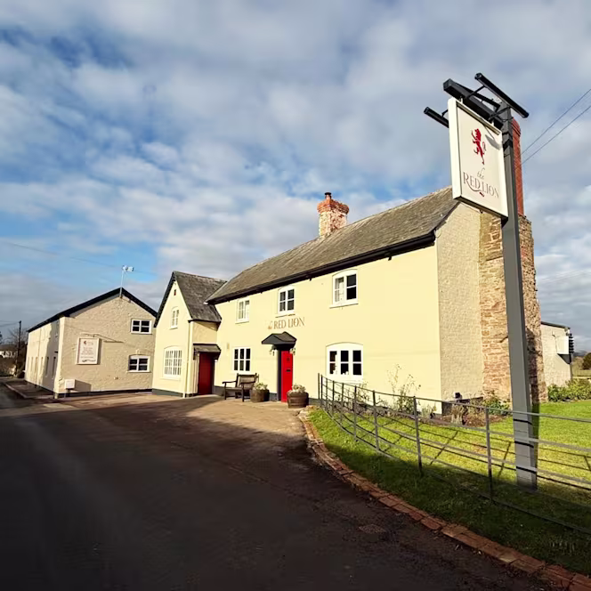 The Red Lion Madley - 5