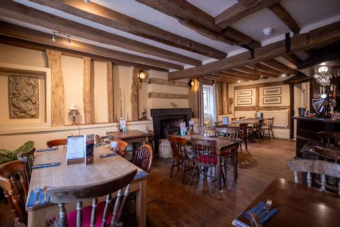 The Red Lion Madley - 6