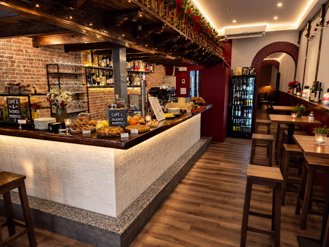 Taverna Rosso - 2