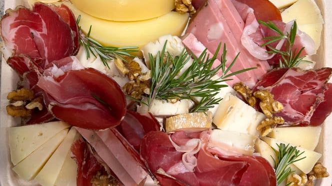 Giuliana Bar and Restaurant - 7