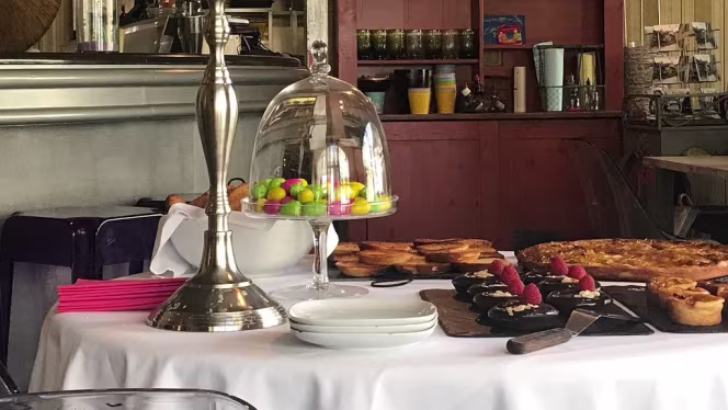 Metropolis Café - 4