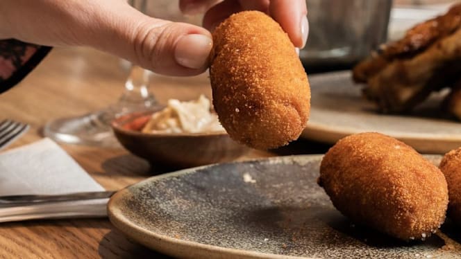 Rooster and bubbles eixample - Barcelona - 8