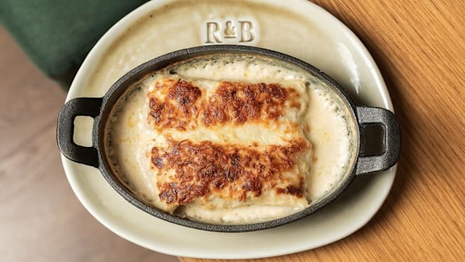 Rooster and bubbles eixample - Barcelona - 6