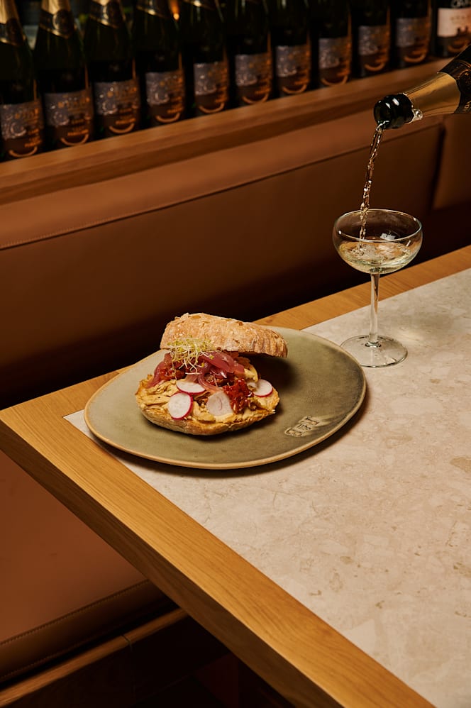 Rooster and bubbles eixample - Barcelona - 1