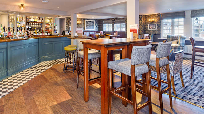 Horns Inn Ferndown - 9
