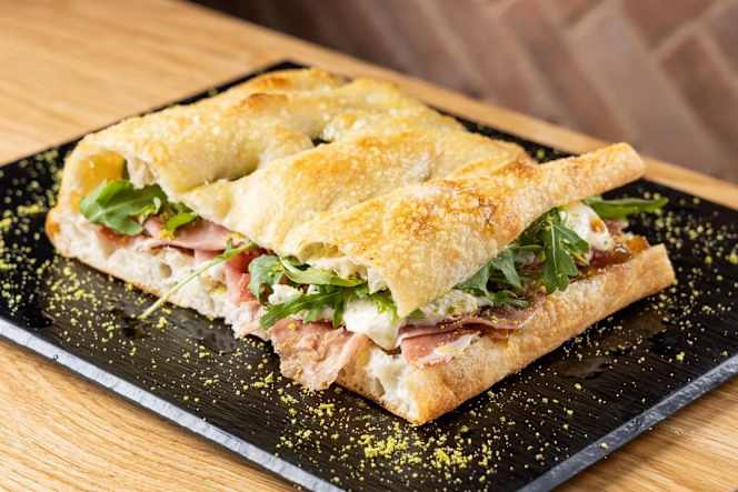 Stretto Pizzeria Romana - 1