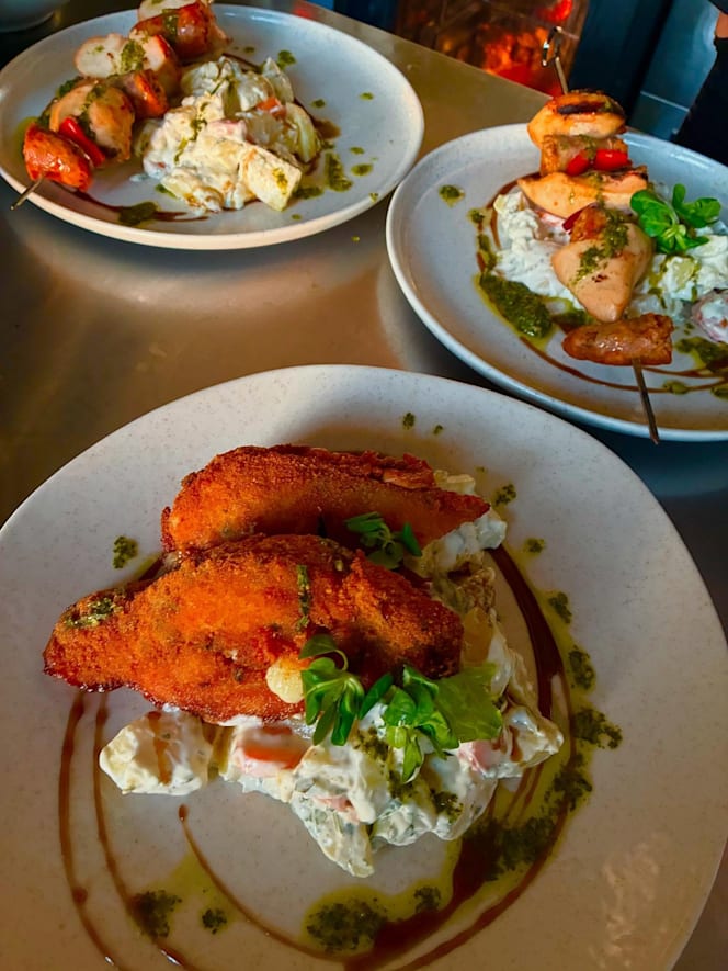 Los Pollos Hornsberg - 6