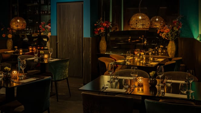 India Poort Indian Restaurant - 8