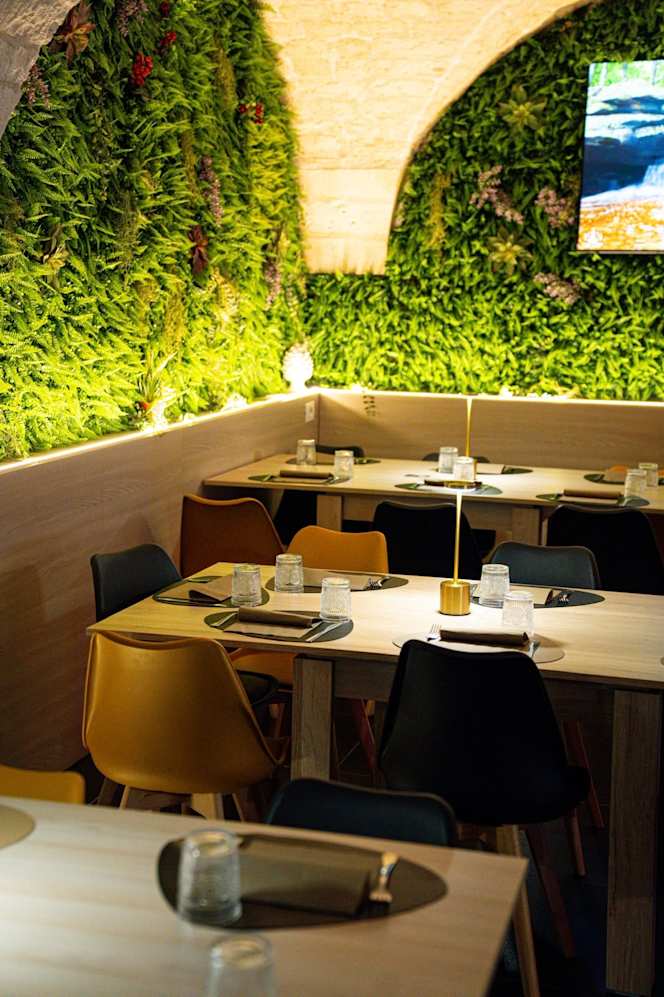 Mood Restaurant - 1