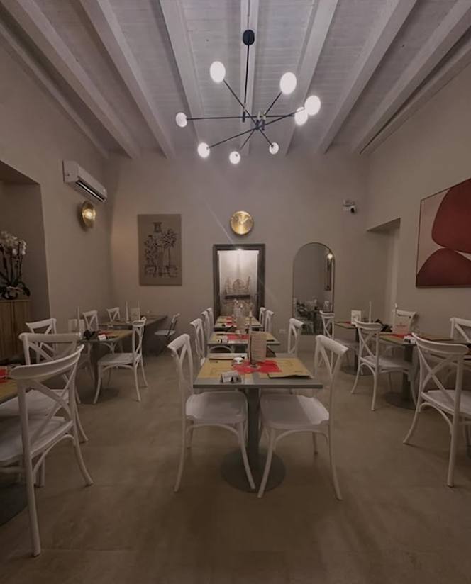 Agliastro Pizzeria di Quartiere Noto - 7