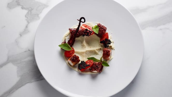 ADHOC Restaurant - 4