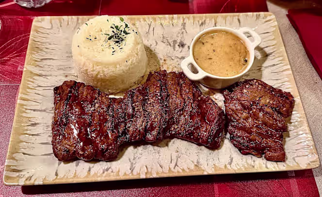 La Cacerola Steak House - 2