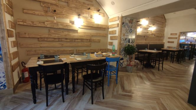 Gusto Marigliano - via Medina - Napoli - 0