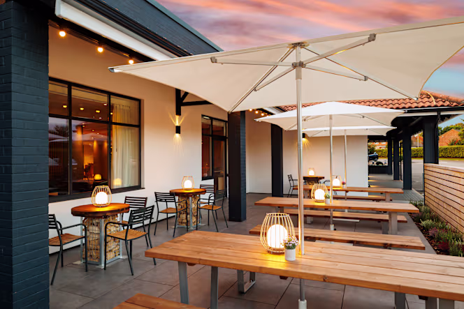 The Junction - Holiday Inn High Wycombe - 1