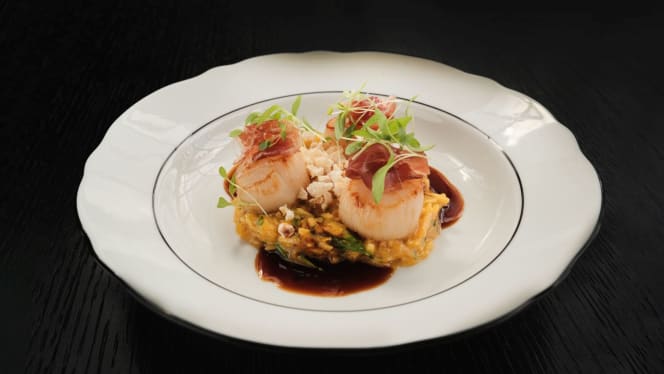 Black Pavilion Restaurant - 9