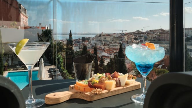 Black Pavilion Restaurant - 7