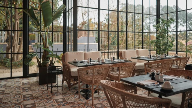 Black Pavilion Restaurant - 8