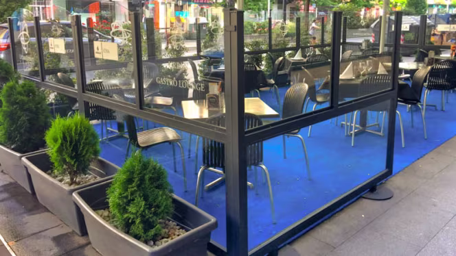 Urban Gastro Lounge - 3