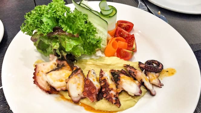 Urban Gastro Lounge - 6