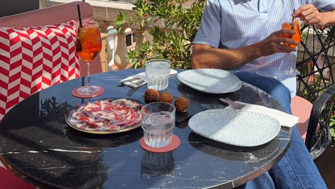 Terraza de Vivi - Kimpton Vividora Hotel - 9