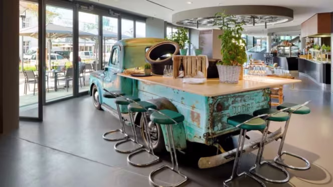 Pick-Up Restaurant - 6