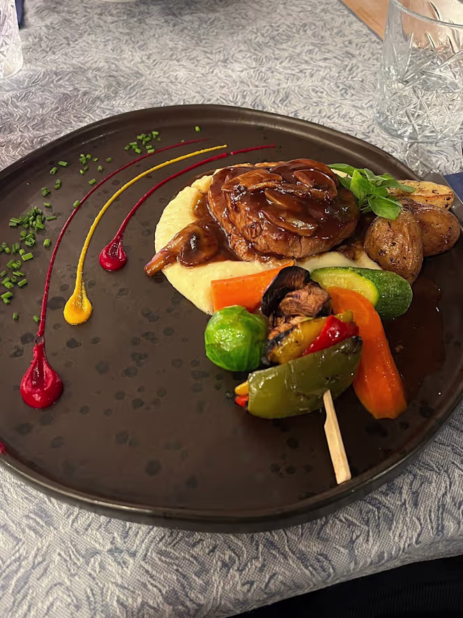 Almira Restaurant - 3