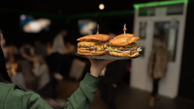 Varesi Lounge Paterna - 9