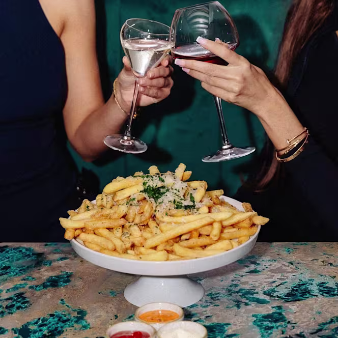 SDK Bar Restaurant - 8