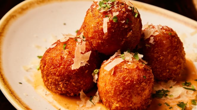 N°4 Med Bar & Restaurant - 2