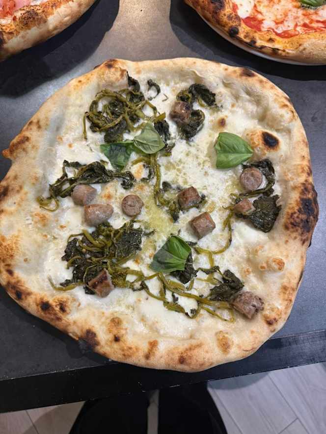 Vibe Cusano Milanino Pizzeria - 1