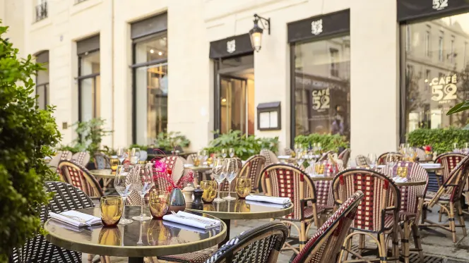 Café 52 - Paris 1 - 0